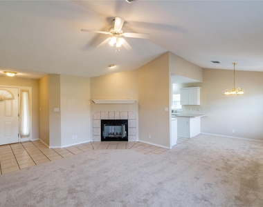 2604 Peach Tree Ln - Photo Thumbnail 3