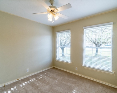 2604 Peach Tree Ln - Photo Thumbnail 5