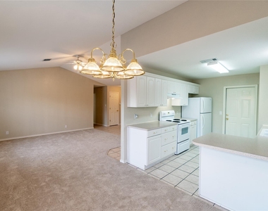 2604 Peach Tree Ln - Photo Thumbnail 2