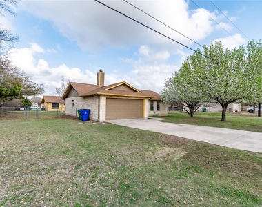 2604 Peach Tree Ln - Photo Thumbnail 18