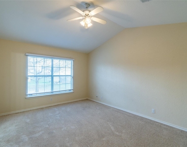 2604 Peach Tree Ln - Photo Thumbnail 9