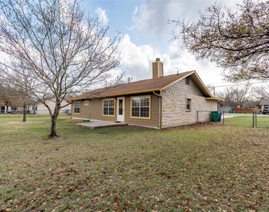 2604 Peach Tree Ln - Photo Thumbnail 17