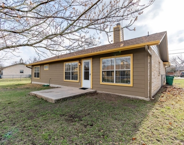 2604 Peach Tree Ln - Photo Thumbnail 16