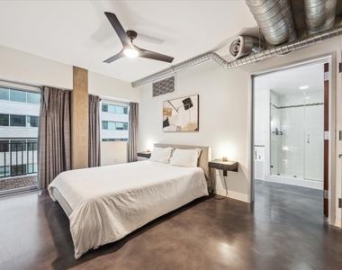 800 Brazos St - Photo Thumbnail 7