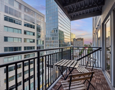 800 Brazos St - Photo Thumbnail 11