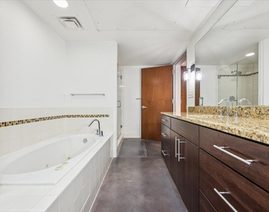 800 Brazos St - Photo Thumbnail 9