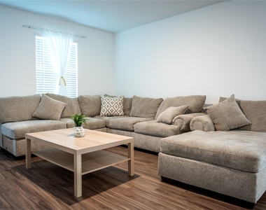 406 Halfmoon Dr - Photo Thumbnail 8