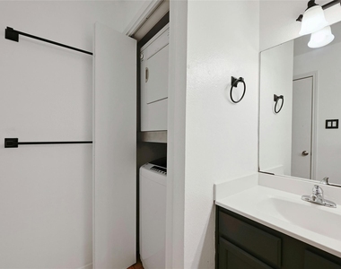 2450 Wickersham Ln - Photo Thumbnail 17