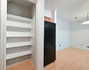 2450 Wickersham Ln - Photo Thumbnail 12