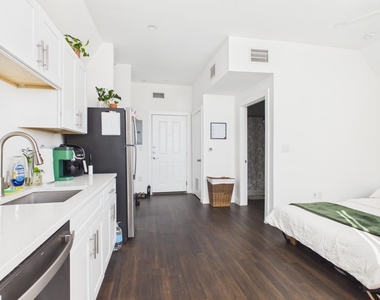 1010 W 26th St - Photo Thumbnail 3