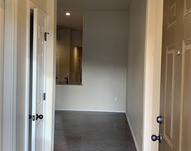 379 Joanne Loop - Photo Thumbnail 2