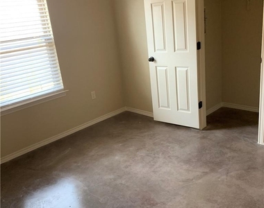 379 Joanne Loop - Photo Thumbnail 20