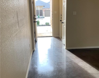379 Joanne Loop - Photo Thumbnail 8