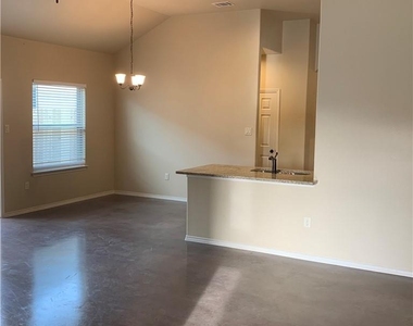 379 Joanne Loop - Photo Thumbnail 4