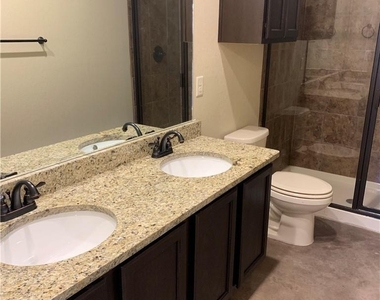 379 Joanne Loop - Photo Thumbnail 32