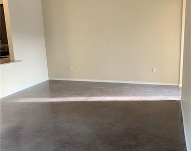 379 Joanne Loop - Photo Thumbnail 10