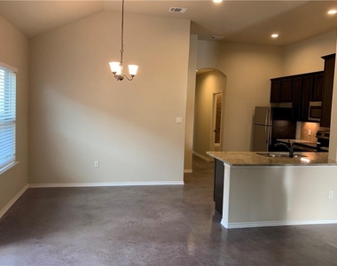 379 Joanne Loop - Photo Thumbnail 14