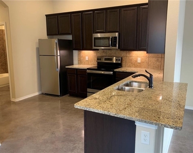 379 Joanne Loop - Photo Thumbnail 16