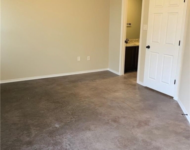 379 Joanne Loop - Photo Thumbnail 27