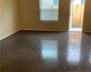 379 Joanne Loop - Photo Thumbnail 13