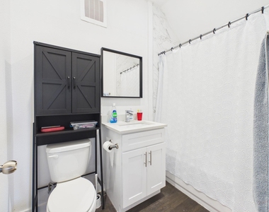 1010 W 26th St - Photo Thumbnail 7