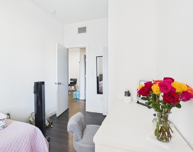 1010 W 26th St - Photo Thumbnail 6