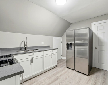 1217 N Harding Avenue - Photo Thumbnail 10