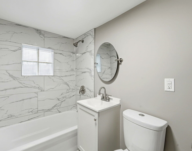 1217 N Harding Avenue - Photo Thumbnail 8