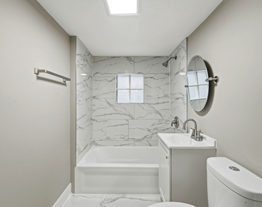 1217 N Harding Avenue - Photo Thumbnail 7