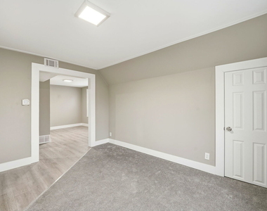 1217 N Harding Avenue - Photo Thumbnail 1