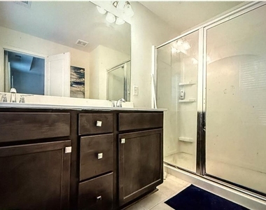 900 Sw Society Circle Sw - Photo Thumbnail 4