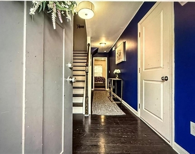 900 Sw Society Circle Sw - Photo Thumbnail 1