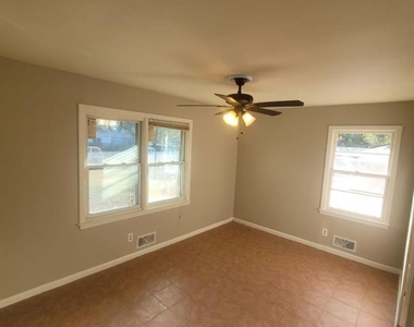 3728 Loren Drive - Photo Thumbnail 6