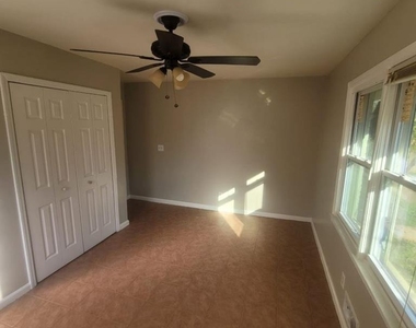 3728 Loren Drive - Photo Thumbnail 5