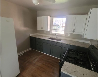 3728 Loren Drive - Photo Thumbnail 2
