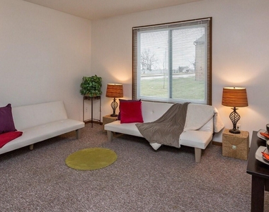 1425 N N 11th Ave E, Ia - Photo Thumbnail 4