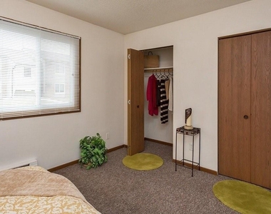 1425 N N 11th Ave E, Ia - Photo Thumbnail 6