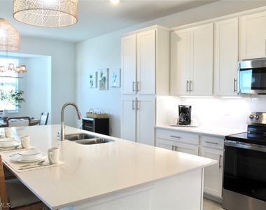 15405 Green Acres Avenue - Photo Thumbnail 6