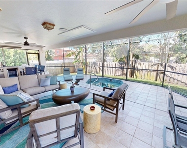 663 110th Avenue N - Photo Thumbnail 2
