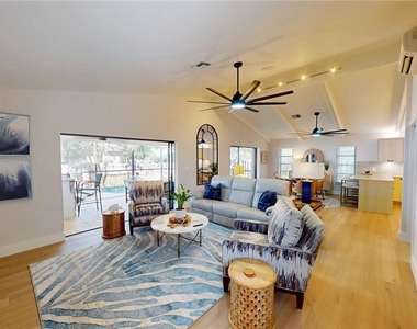 663 110th Avenue N - Photo Thumbnail 3