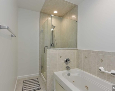 203 Central Park - Photo Thumbnail 18