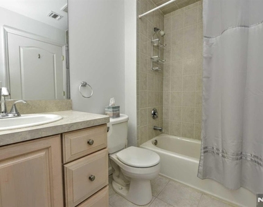 203 Central Park - Photo Thumbnail 20