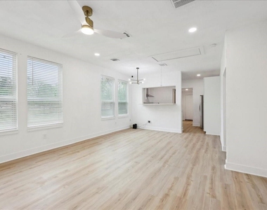 2272 Pierce Street - Photo Thumbnail 6