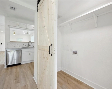 2272 Pierce Street - Photo Thumbnail 8