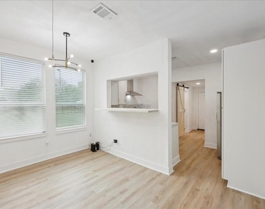 2272 Pierce Street - Photo Thumbnail 3