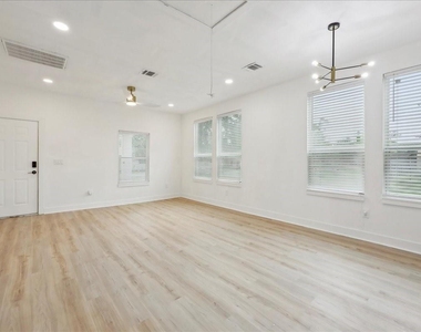 2272 Pierce Street - Photo Thumbnail 5