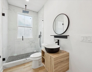2272 Pierce Street - Photo Thumbnail 7