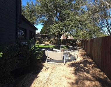 6402 Frosty Brook Drive - Photo Thumbnail 4