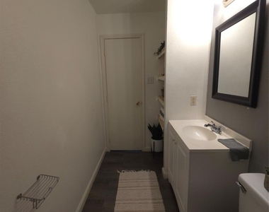 6402 Frosty Brook Drive - Photo Thumbnail 12