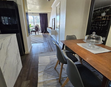 6402 Frosty Brook Drive - Photo Thumbnail 11